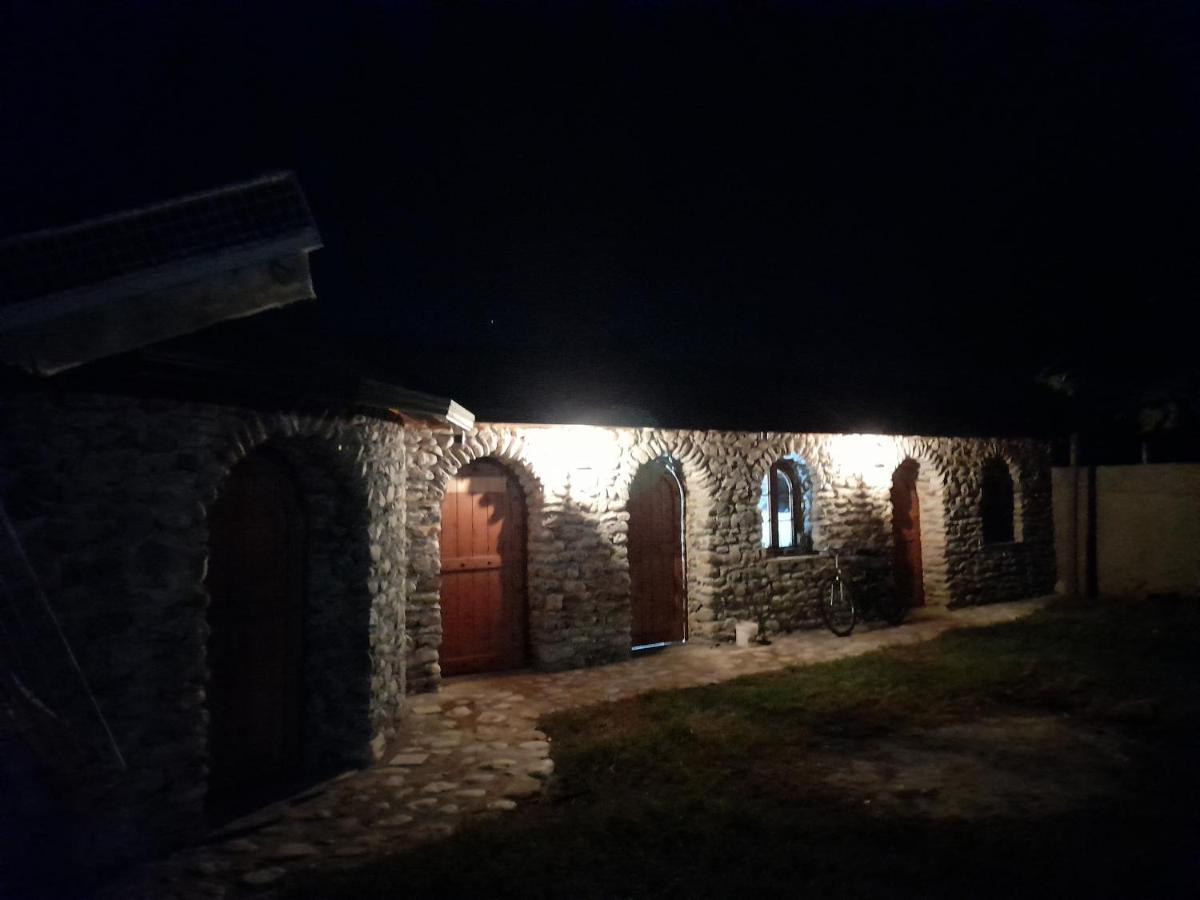 Windmill Shkodra Gesthouse Camping & Grill المظهر الخارجي الصورة