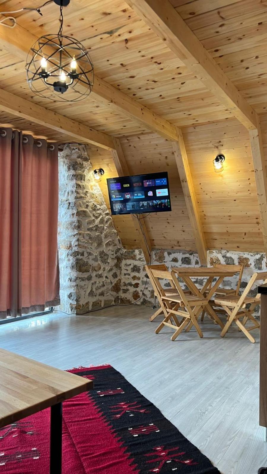 Windmill Shkodra Gesthouse Camping & Grill المظهر الخارجي الصورة