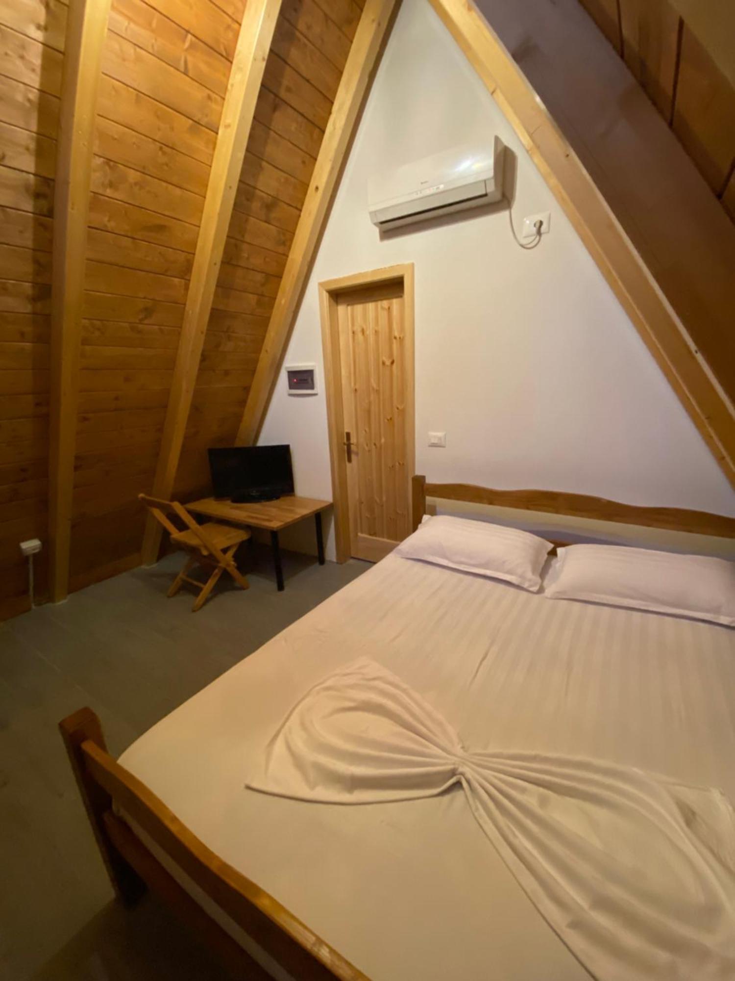 Windmill Shkodra Gesthouse Camping & Grill المظهر الخارجي الصورة