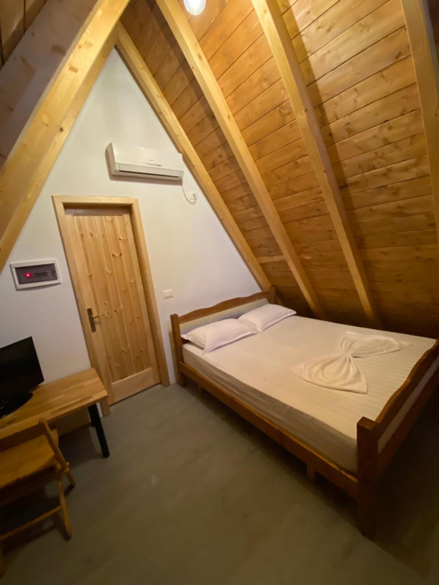Windmill Shkodra Gesthouse Camping & Grill المظهر الخارجي الصورة